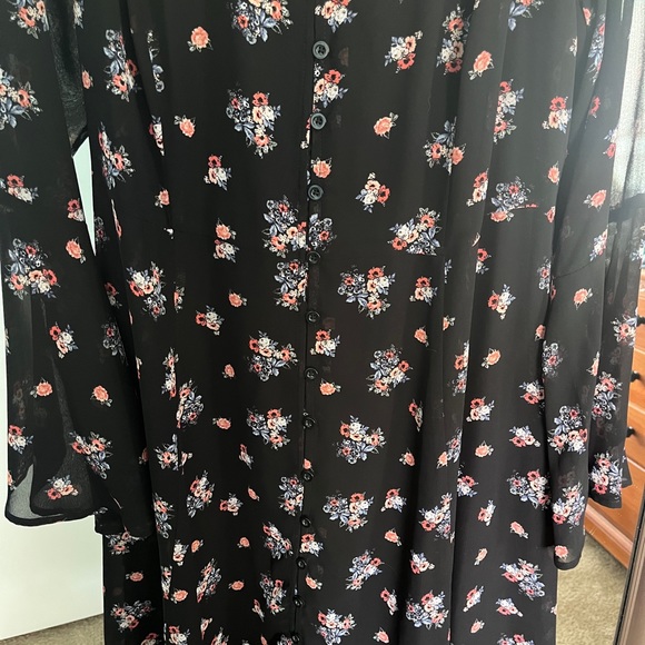 Torrid black/floral Chiffon Dress - Picture 4 of 5